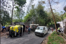 Tak Kuat di Jalan Menanjak,...