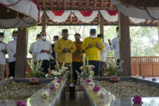 Ziarah ke Makam Mbah...