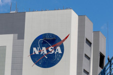 NASA: Gugatan Blue Origin...