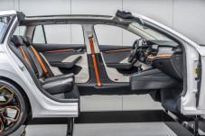Keren, Perusahaan Mobil...