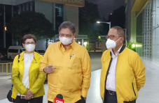 Gelar Rapat Pleno, Airlangga:...
