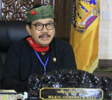 Pariwisata Bali Buka...