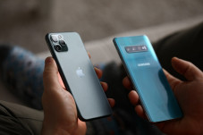 5 Deretan Handphone...