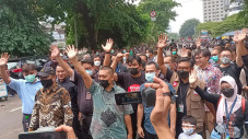Tinggalkan Gedung KPK,...