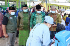 Sasar Warga dan Pelajar,...