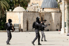 Polisi Israel Tembak...