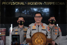 Polri Berencana Temui...