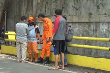 Bocah Hanyut di Gorong-gorong...