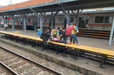 Mendadak Terjatuh di...