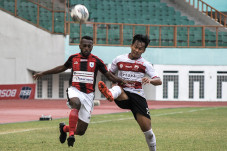 Madura United vs Persipura...