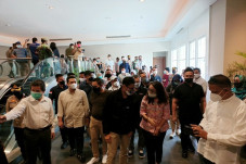 Tinjau Pembukaan Bioskop...