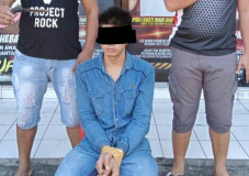 Gadis Manado Dipukuli...