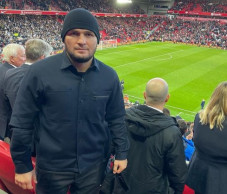 Postingan Khabib Nurmagomedov...