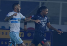 Arema Hajar Persela,...