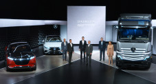Sah, Daimler Ganti Nama...