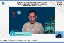 2.175 Mahasiswa Terima...