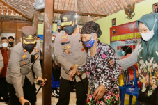 Cek Vaksinasi di Sragen,...
