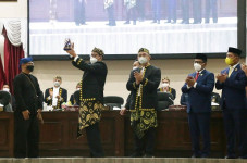 HUT ke-21, Gubernur...