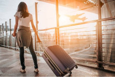 4 Tips Traveling Bagi...
