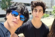 Anak Shah Rukh Khan,...