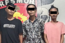 3 Komplotan Pencuri...