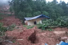 Banjir dan Longsor di...