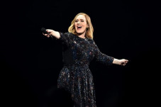 Adele Umumkan Rilis...