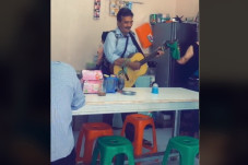 Viral, Seorang Bapak...