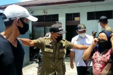 Mahasiswi dan Pasangan...
