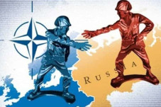 NATO Usir 8 Diplomat...