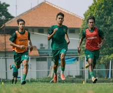 Liga 1: Persebaya Surabaya...