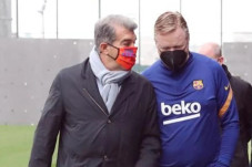 Laporta Beri Koeman...