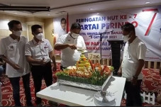 Peringati HUT ke-7,...