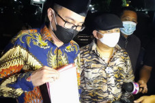Resmi Adukan Rizky Billar...