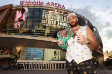 Tyson Fury Akui Deontay...