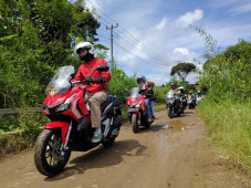 Cara Nyaman Naik Motor...
