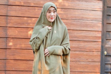 Larissa Chou Ditagih...