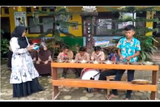 Kisah Ibu Susi, Guru...