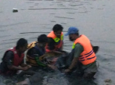 Remaja Hanyut di Saluran...
