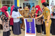 Ketua TP PKK Maros Luncurkan...