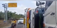 Pecah Ban, Truk Bermuatan...