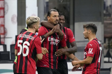 AC Milan Moncer di Awal...