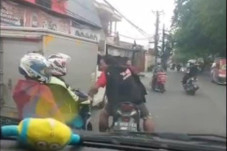 Viral, Relawan Ambulans...