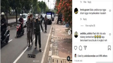 Satpol PP Bersih-bersih...