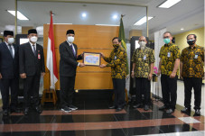 Pemkab Tangerang Terima...