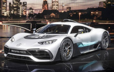 Resmi, Mobil Super Mercedes-AMG...