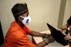 Tak Tahan Lihat Tubuh...