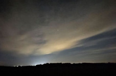 UFO Hilir Mudik ke Bumi,...