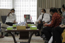 Lewat Diplomasi Islam,...