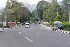 Weekend, Jalur Puncak...